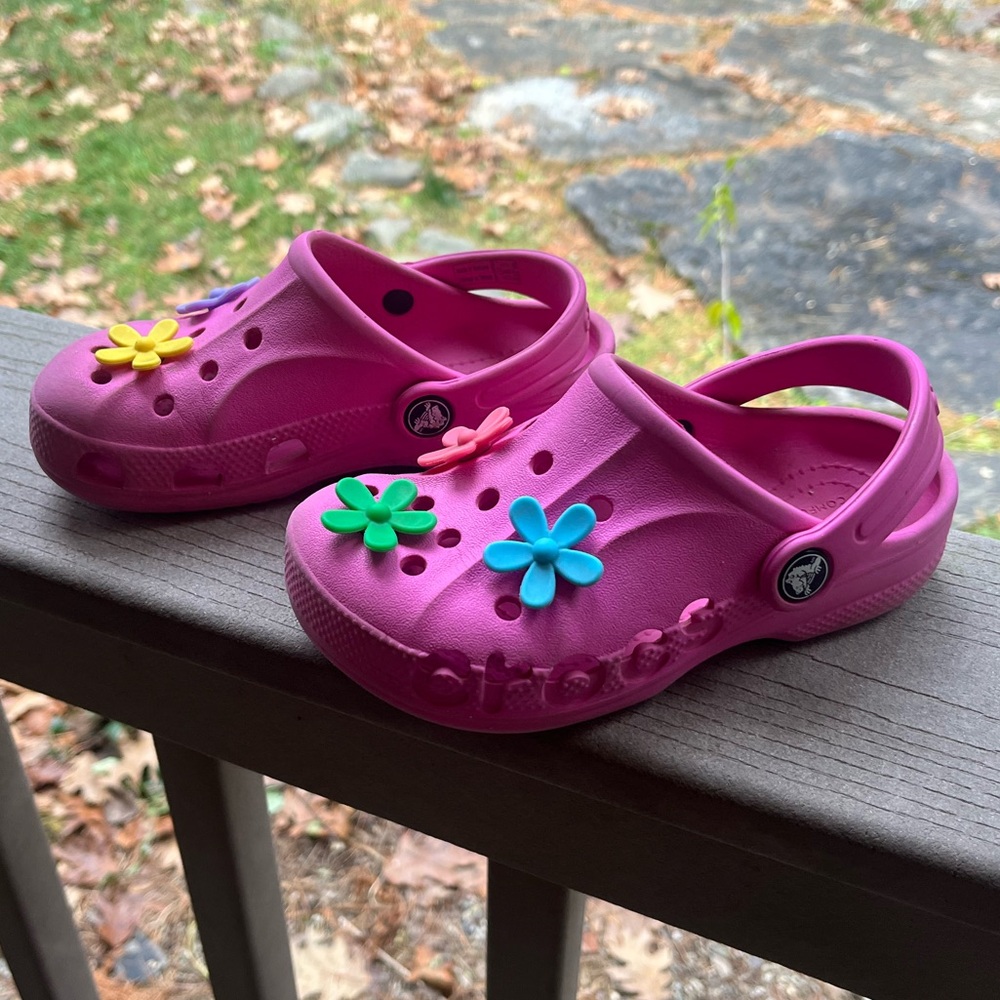 Crocs kids baya clogs pink with flower Jibbitz size c12